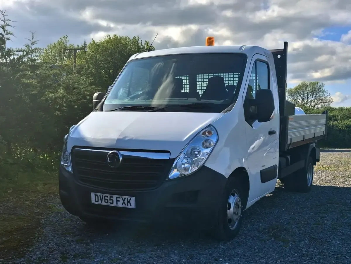 Begagnad Vauxhall Movano 125 HK (91 kW) 2015 Vit Minibuss