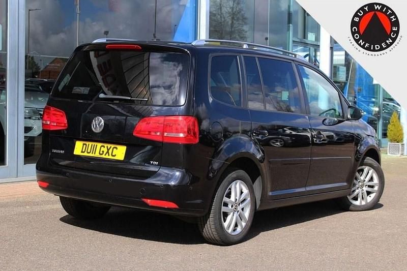 Used VW Touran SE 105 HP (77 kW) 2011 Black MPV