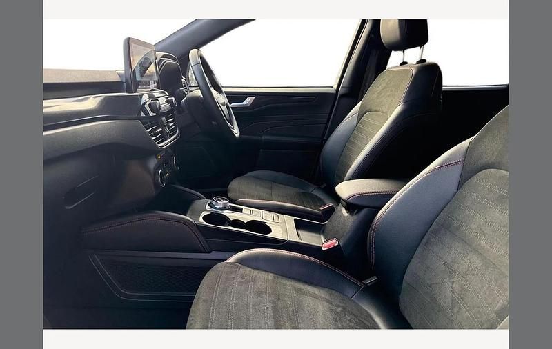 Used Ford Kuga ST-Line 225 HP (165 kW) 2023 White SUV