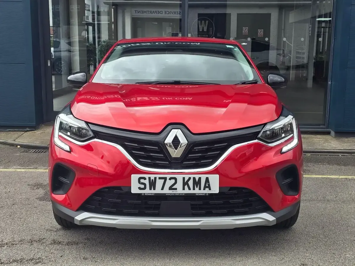 Used Renault Captur Evolution 143 HP (105 kW) 2023 Red SUV