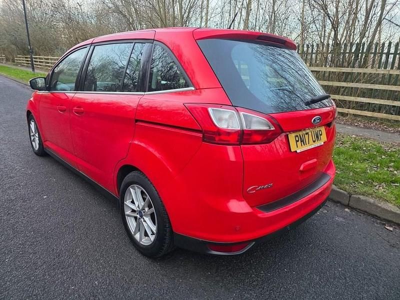 Used Ford Grand C-Max Zetec 120 HP (88 kW) 2017 Red MPV