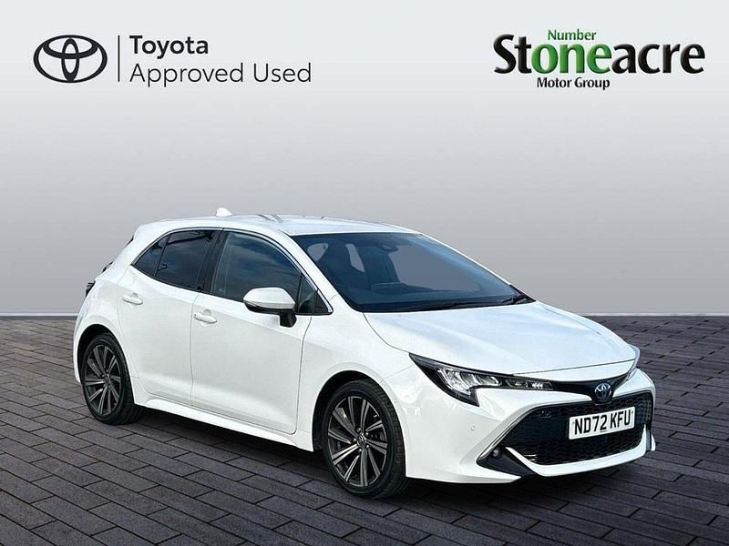 Used Toyota Corolla Design 140 HP (102 kW) 2022 White Hatchback
