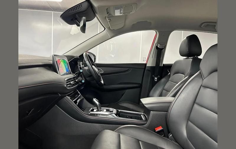 Used MG HS Excite 159 HP (116 kW) 2023 Red SUV