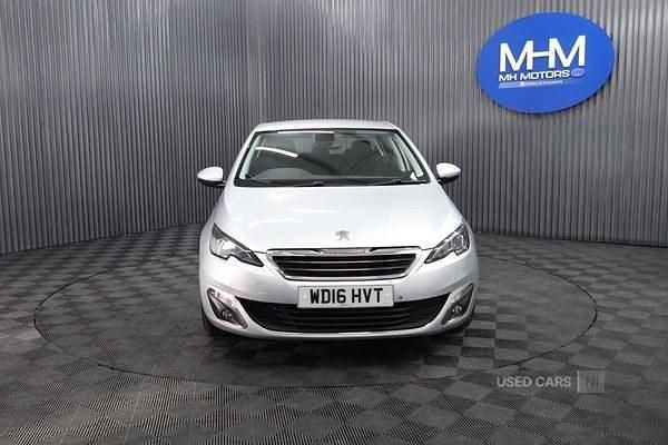 Used Peugeot 308 Allure 120 HP (88 kW) 2016 Silver Hatchback