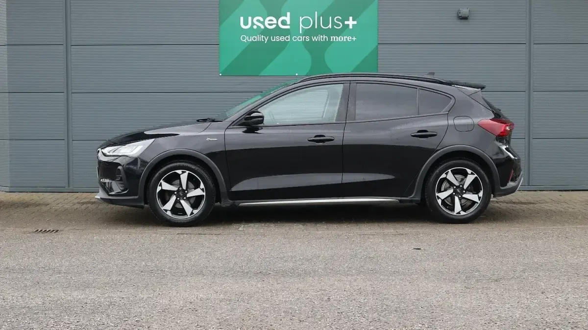 Used Ford Focus Active 125 HP (91 kW) 2023 Black Hatchback