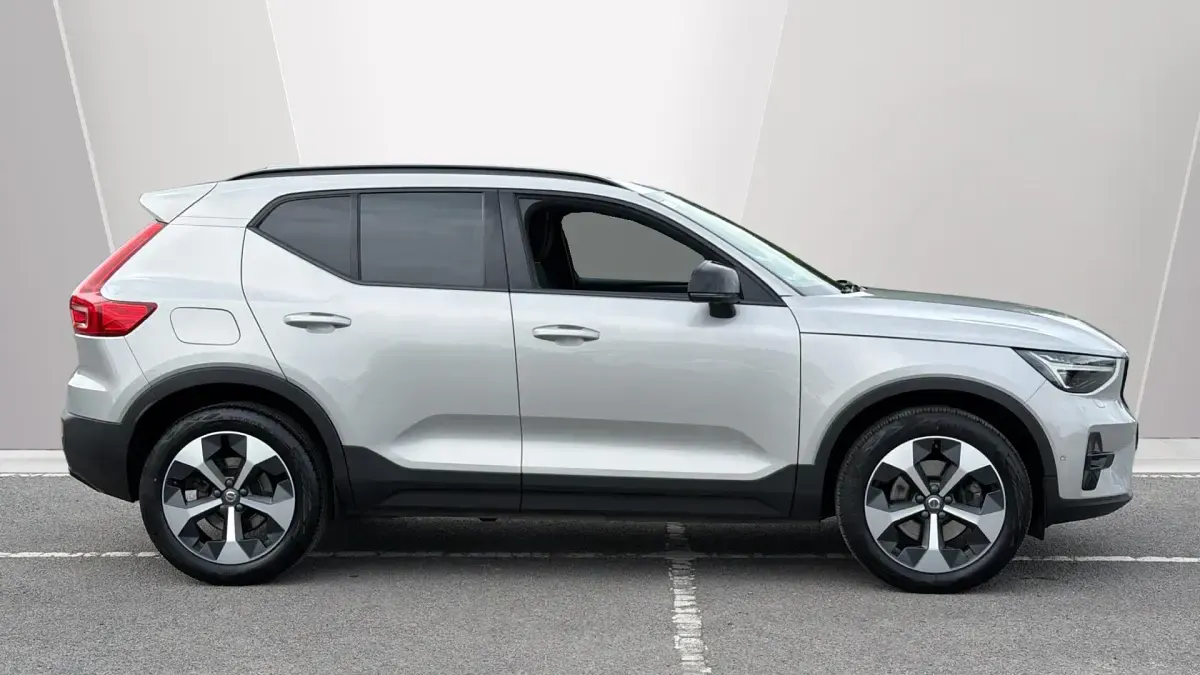 Used Volvo XC40 Ultimate 197 HP (144 kW) 2024 Silver SUV