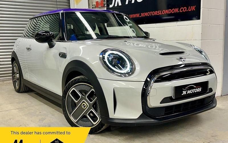 Used Mini Cooper Level 1 135 kW (184 HP) 2023 Hatchback