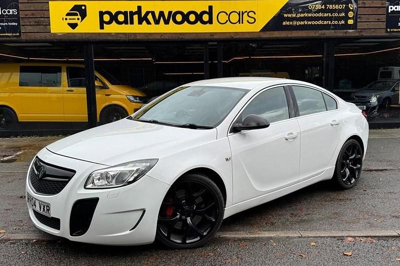 White Used 2010 Vauxhall Insignia Sedan | £8,000 - Image 1/1