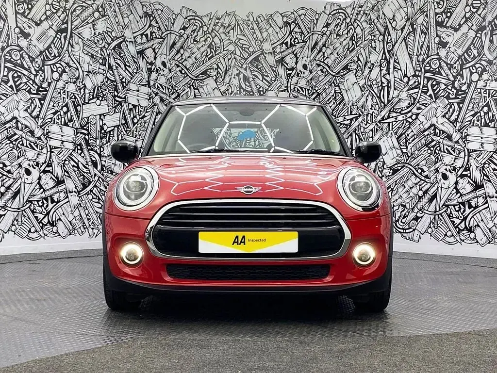 Usado Mini Cooper Classic 136 CV (100 kW) 2020 Rojo Utilitario
