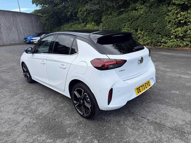 Second-hand Vauxhall Corsa Ultimate 99 CP (72 kW) 2023 Alb Hatchback