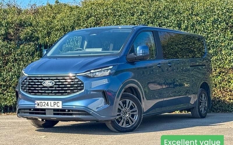 Used Ford Tourneo Titanium 136 HP (100 kW) 2025 MPV