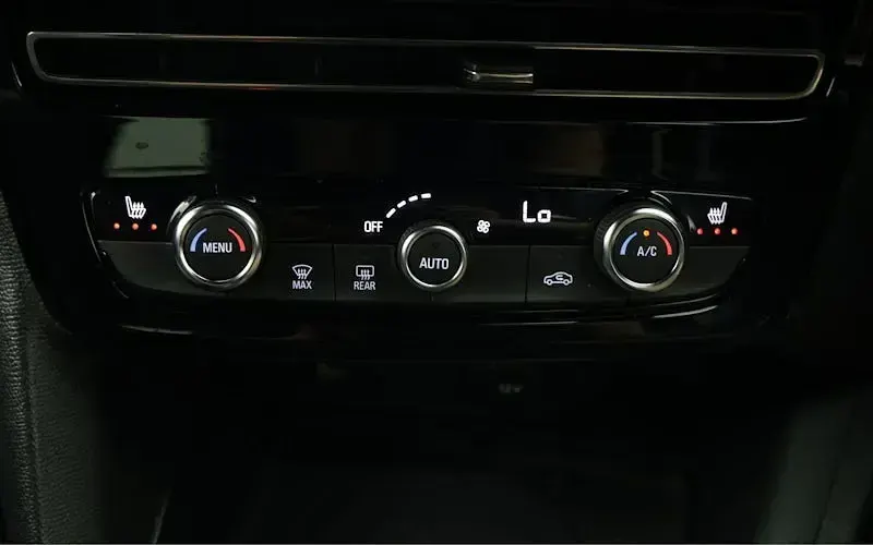 Used Vauxhall Mokka Ultimate 100 kW (136 HP) 2023 Blue SUV