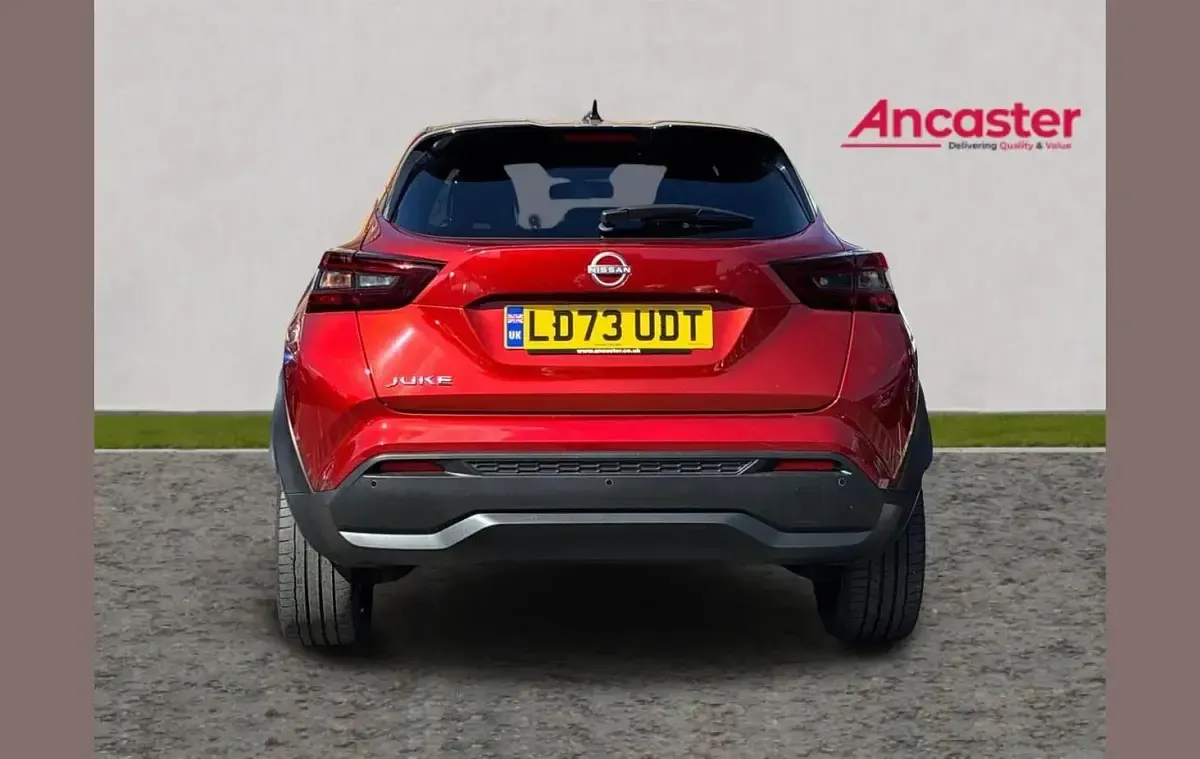 Used Nissan Juke Tekna 112 HP (82 kW) 2023 Red SUV