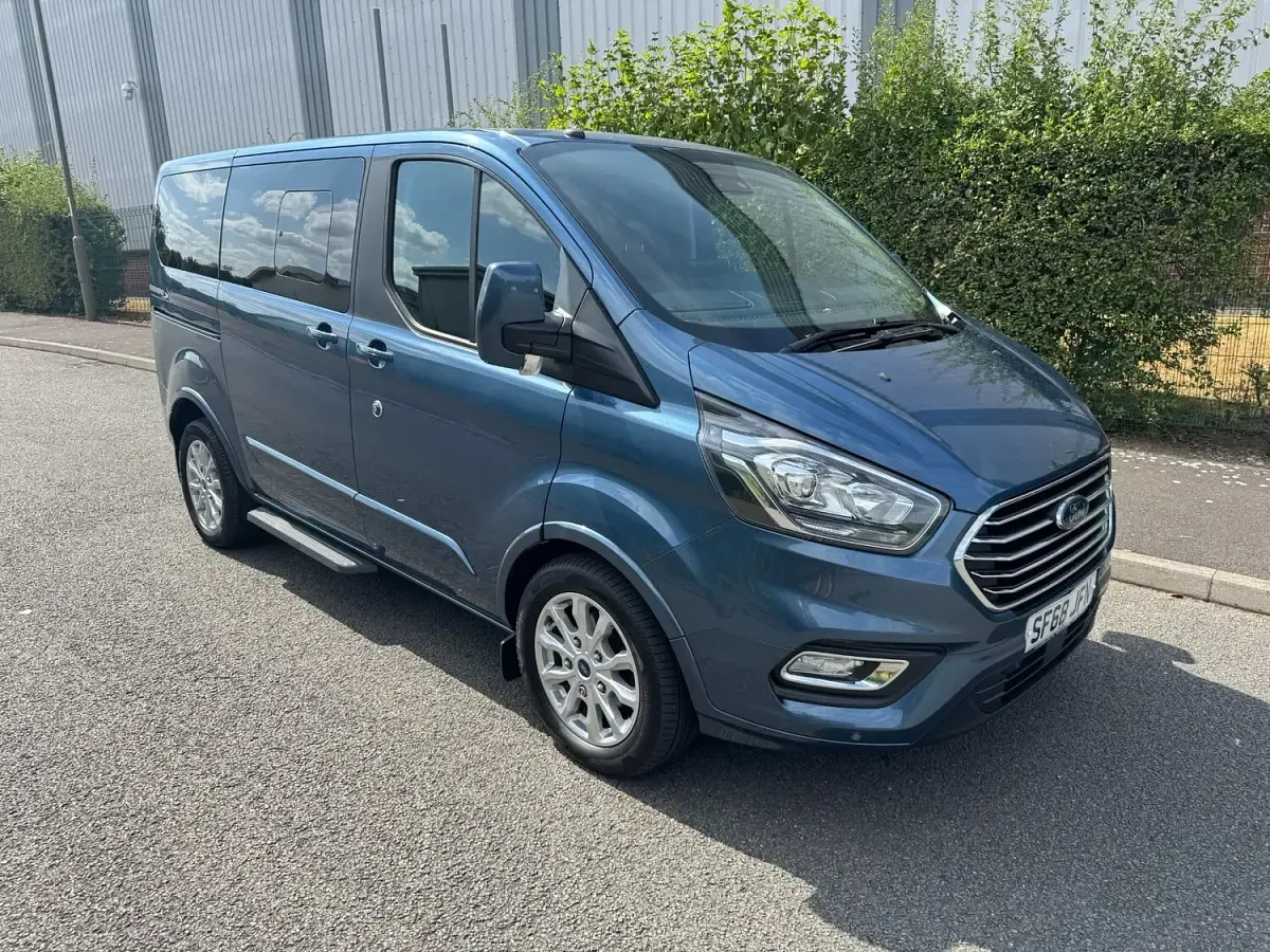 Used Ford Transit Titanium 130 HP (95 kW) 2019 Blue Van
