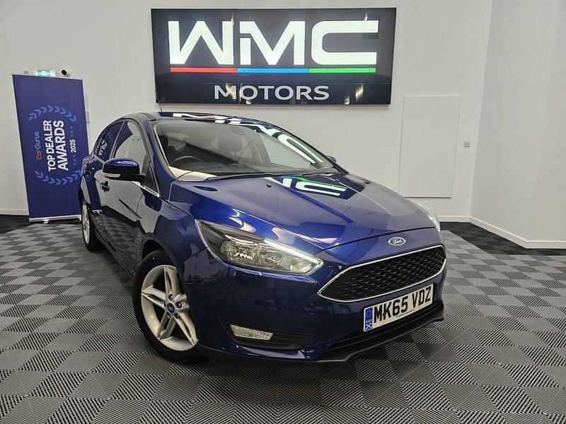 Used Ford Focus Zetec 125 HP (91 kW) 2015 Blue Hatchback