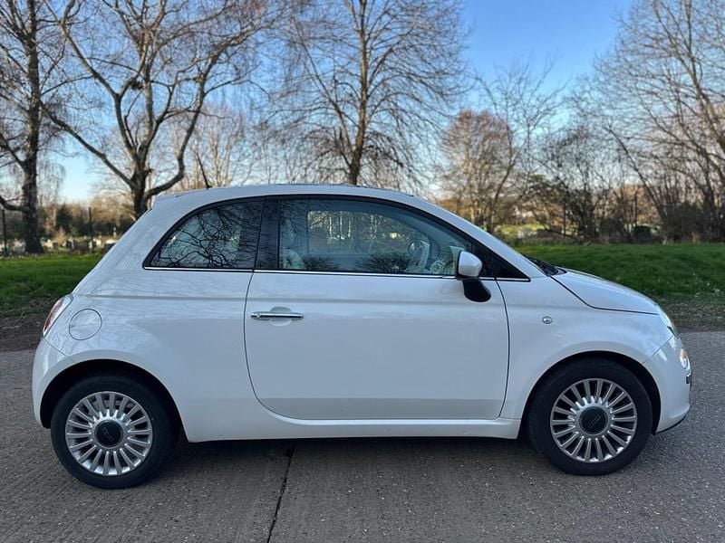Used Fiat 500 Lounge 69 HP (50 kW) 2014 White Hatchback