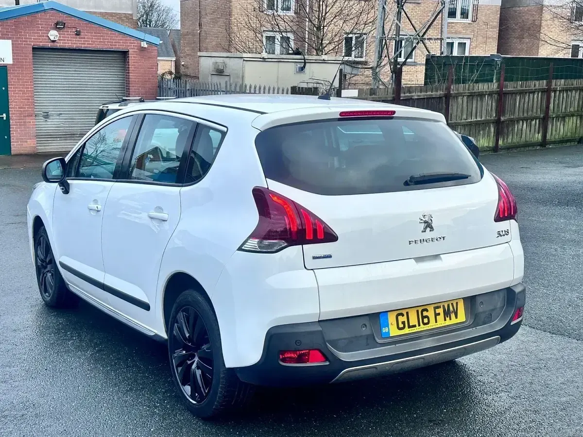 Used Peugeot 3008 Active 2016 White Hatchback