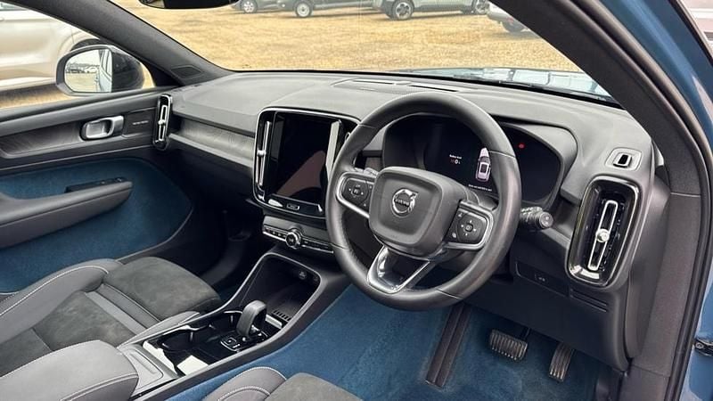 Used Volvo XC40 Ultimate 169 kW (231 HP) 2023 Blue SUV