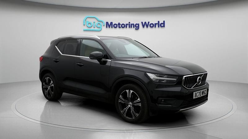 Used 2020 Volvo XC40 Inscription SUV | £20,200 (Good price) - Image 1/4