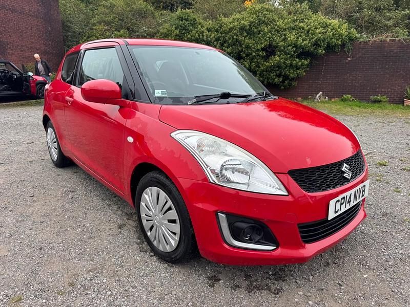 Red Used 2014 Suzuki Swift Hatchback | £4,495 (Fair price) - Image 1/4