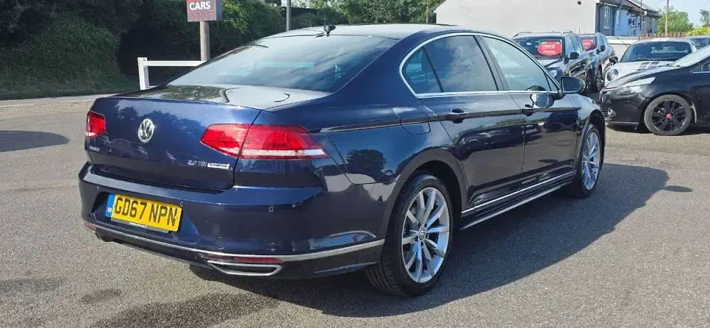 Used VW Passat R-line 150 HP (110 kW) 2017 Blue Sedan