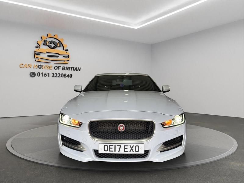 Used Jaguar XE R-Sport 180 HP (132 kW) 2017 White Sedan