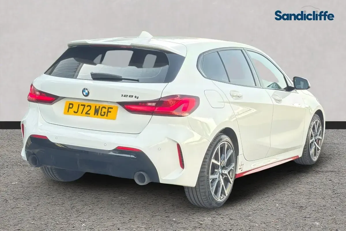 Used BMW 128 Comfort Edition 265 HP (194 kW) 2024 White Hatchback