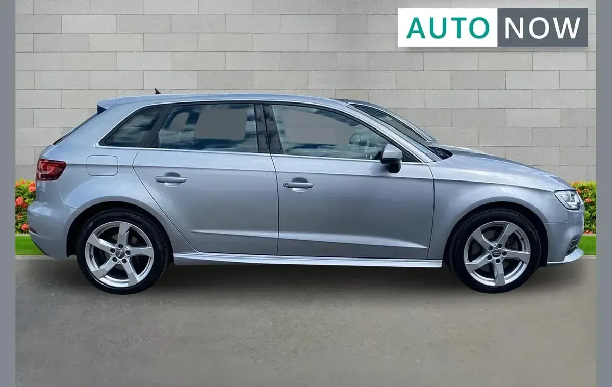 Used Audi A3 e-tron Advanced 200 HP (147 kW) 2020 Silver Hatchback