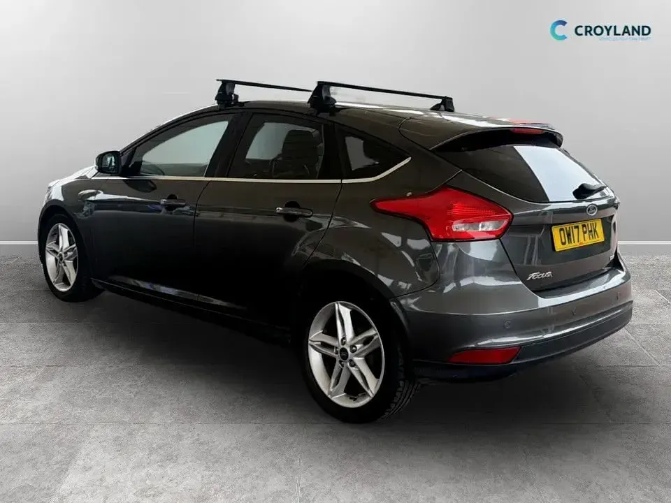 Used Ford Focus Zetec 125 HP (91 kW) 2017 Grey Hatchback