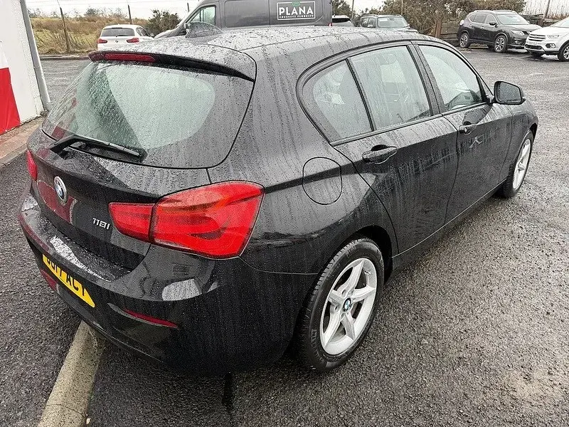 Used BMW 118 Comfort Edition 2017 Black Hatchback