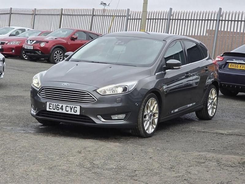 Usado Ford Focus Titanium X 182 HP (133 kW) 2014 Prateado Citadino
