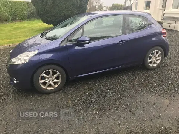 Used Peugeot 208 Active 68 HP (50 kW) 2013 Blue Hatchback