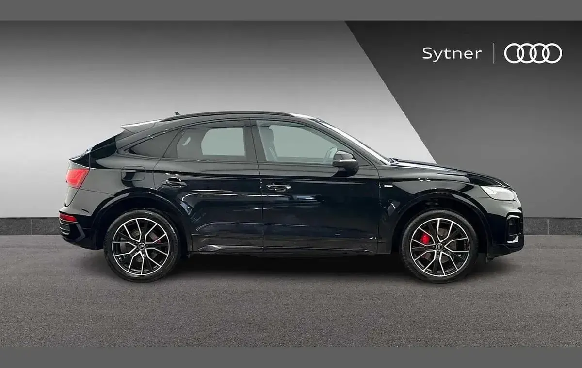 Used Audi Q5 Sportback Comfort 261 HP (191 kW) 2022 Black SUV