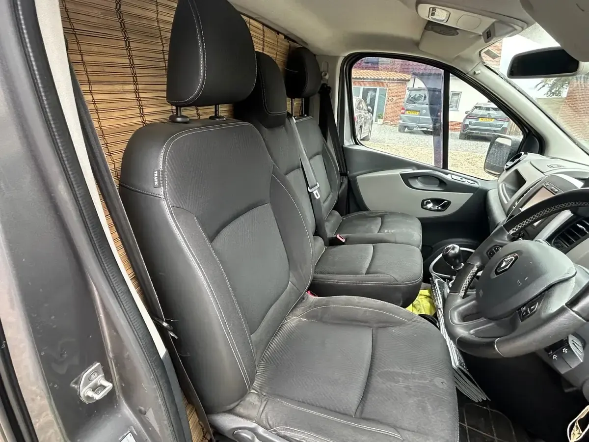 Used Renault Trafic 2016 Grey MPV
