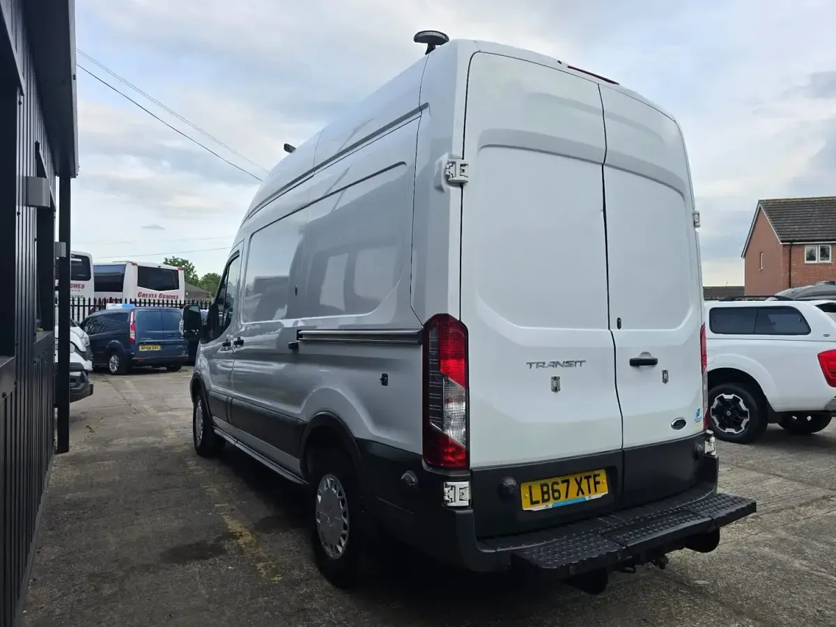 Używany Ford Transit 130 KM (95 kW) 2018 Biały Van
