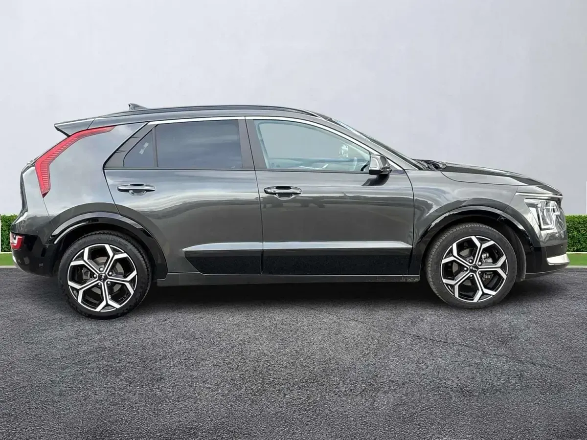 Used Kia Niro 2025 Grey SUV