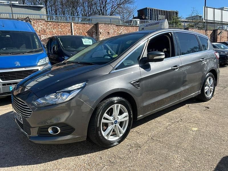 Used Ford S-MAX Titanium 160 HP (117 kW) 2017 Grey MPV