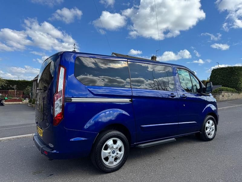 Usado Ford Tourneo Titanium 2018 Azul Monovolume
