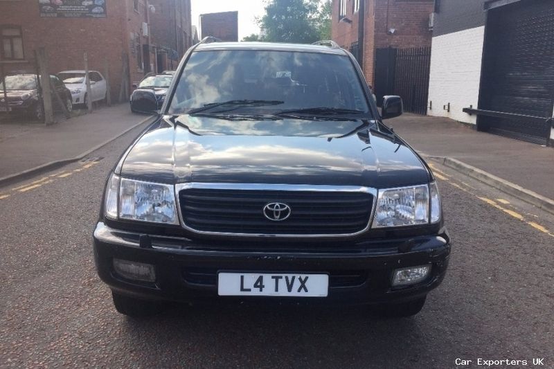 Used Toyota Land Cruiser 201 HP (147 kW) 2000 SUV