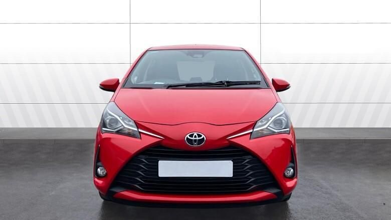 Used Toyota Yaris 111 HP (81 kW) 2018 Red Hatchback