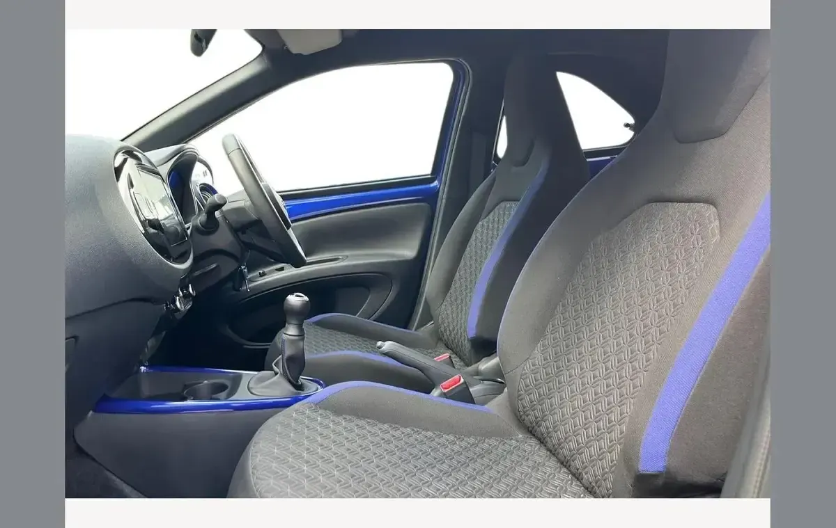Used Toyota Aygo X 72 HP (52 kW) 2026 Blue SUV