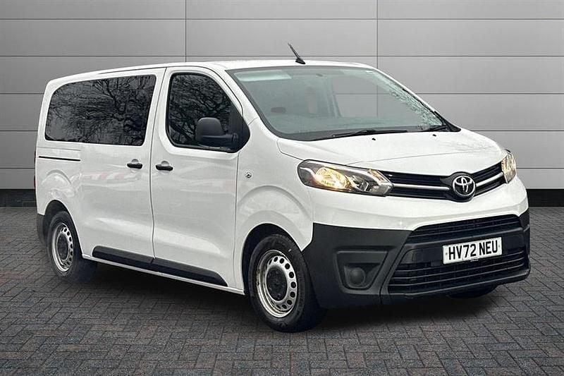 White Used 2022 Toyota Proace Verso Estate | £17,399 (Good price) - Image 1/4