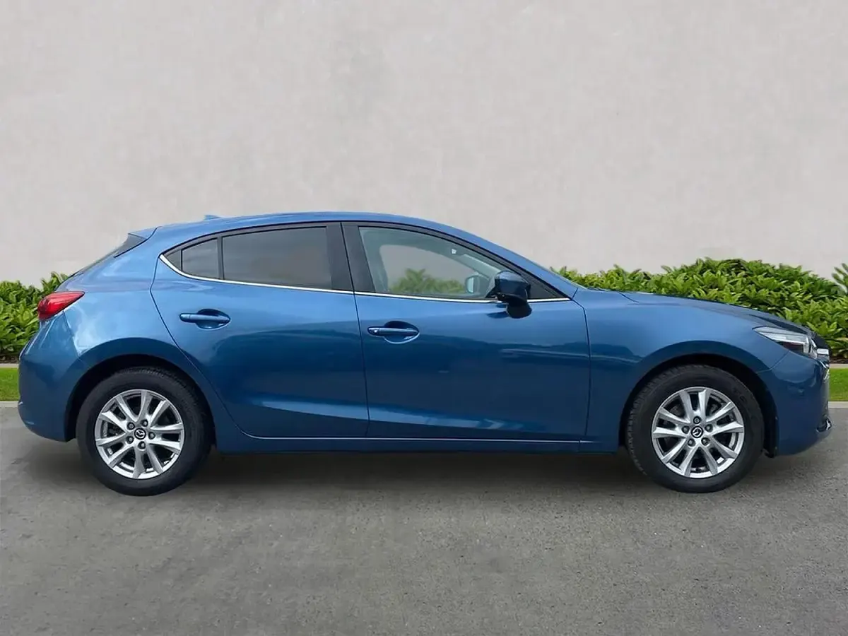 Used Mazda 3 121 HP (88 kW) 2017 Blue Hatchback