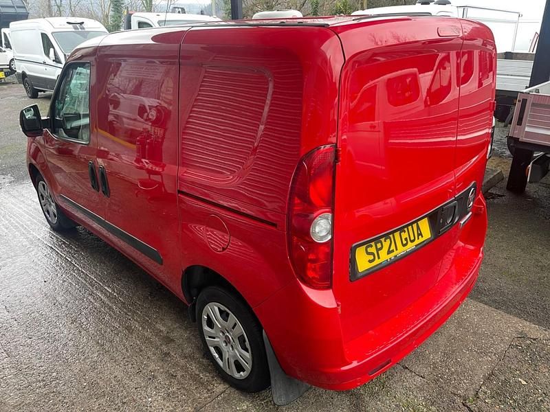 Used Fiat Doblò 2021 Red MPV