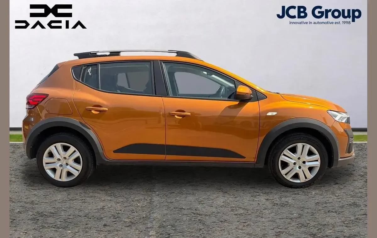 Used Dacia Sandero Expression 90 HP (66 kW) 2023 Orange Hatchback