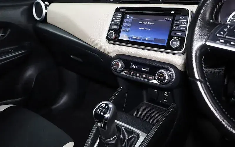 Used Nissan Micra N-Connecta 90 HP (66 kW) 2019 Hatchback