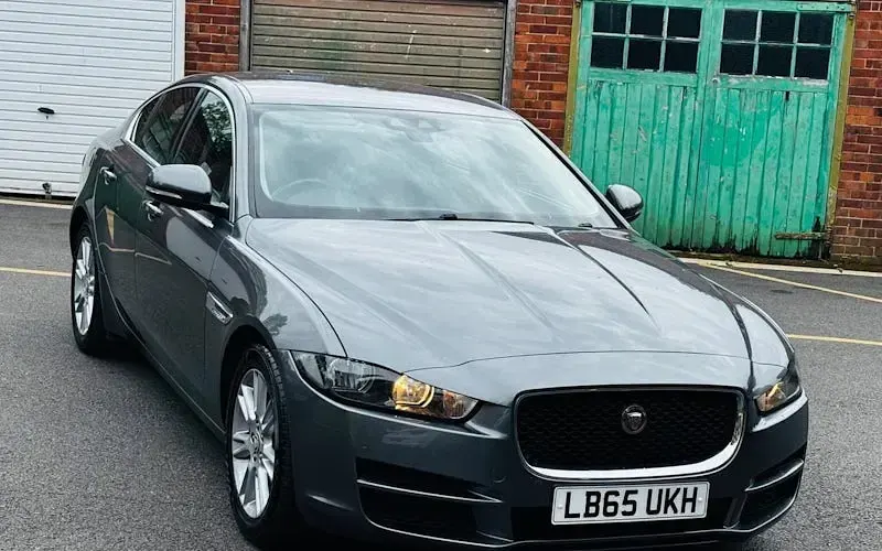Gebraucht Jaguar XE Prestige 179 PS (131 kW) 2019 Limousine