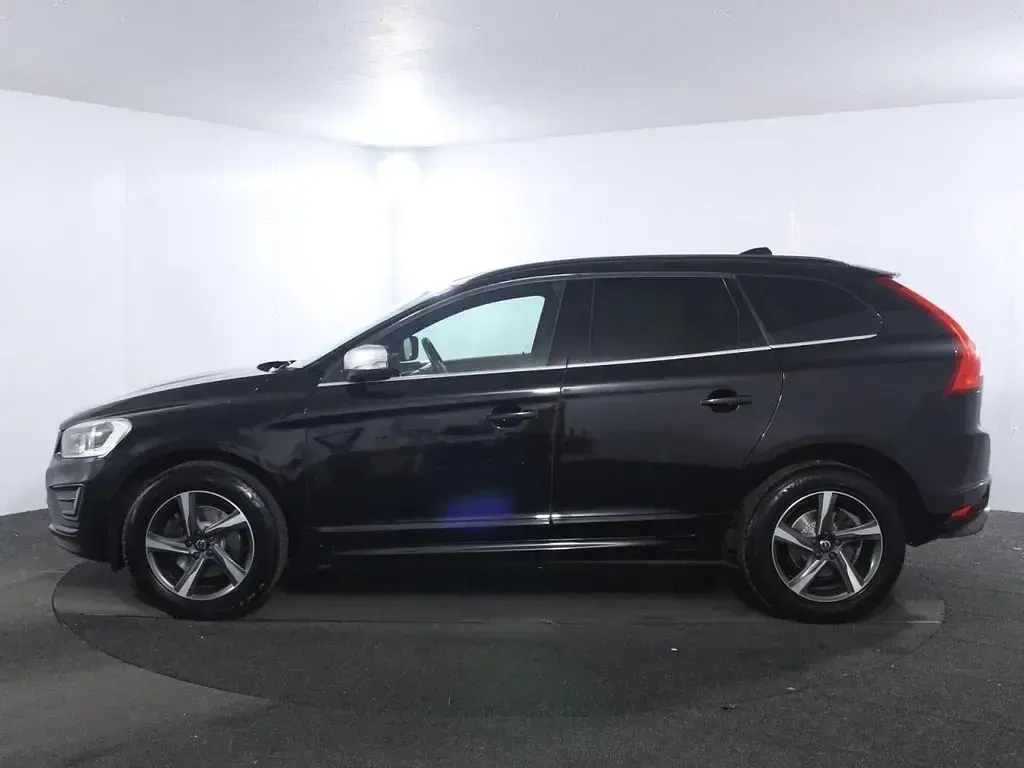 Used Volvo XC60 R-Design 190 HP (139 kW) 2015 Black SUV