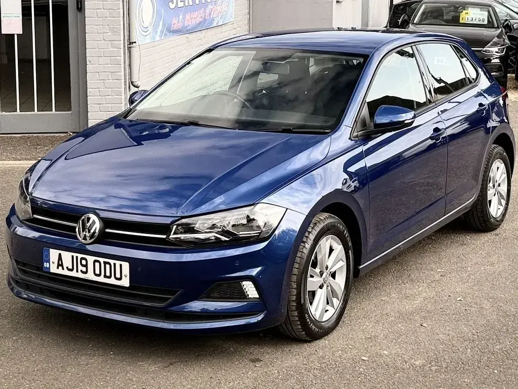 Used VW Polo SE 80 HP (58 kW) 2019 Blue Hatchback