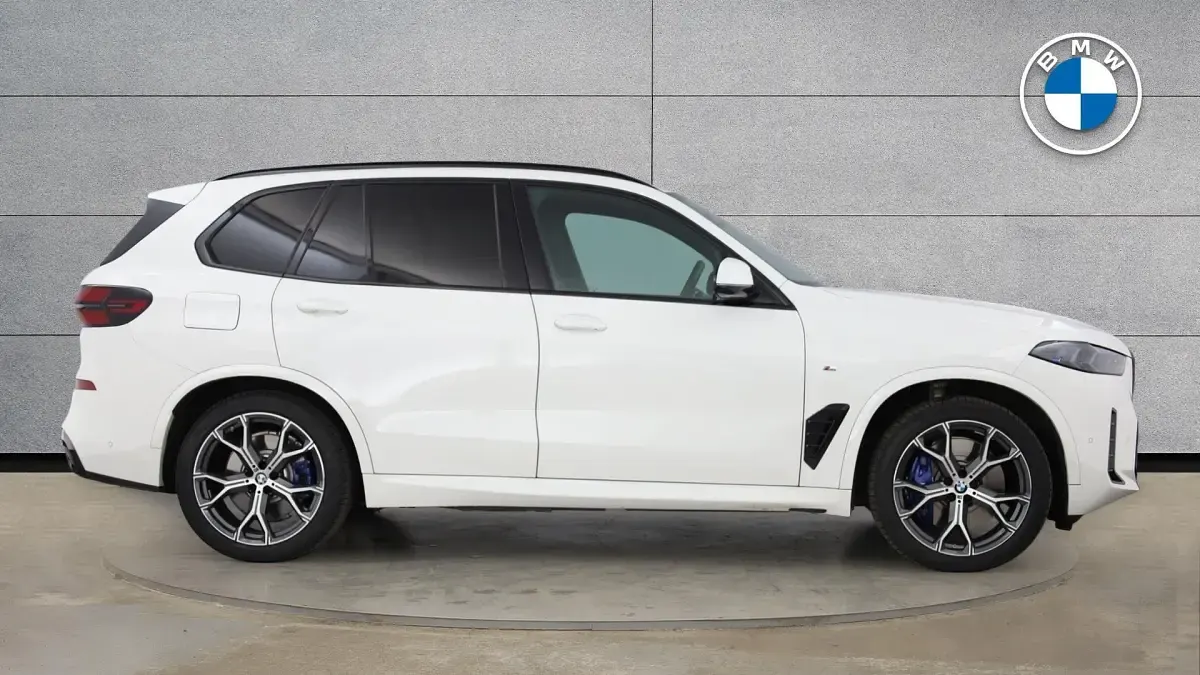 Gebraucht BMW X5 M Sport 482 PS (354 kW) 2025 Weiß SUV